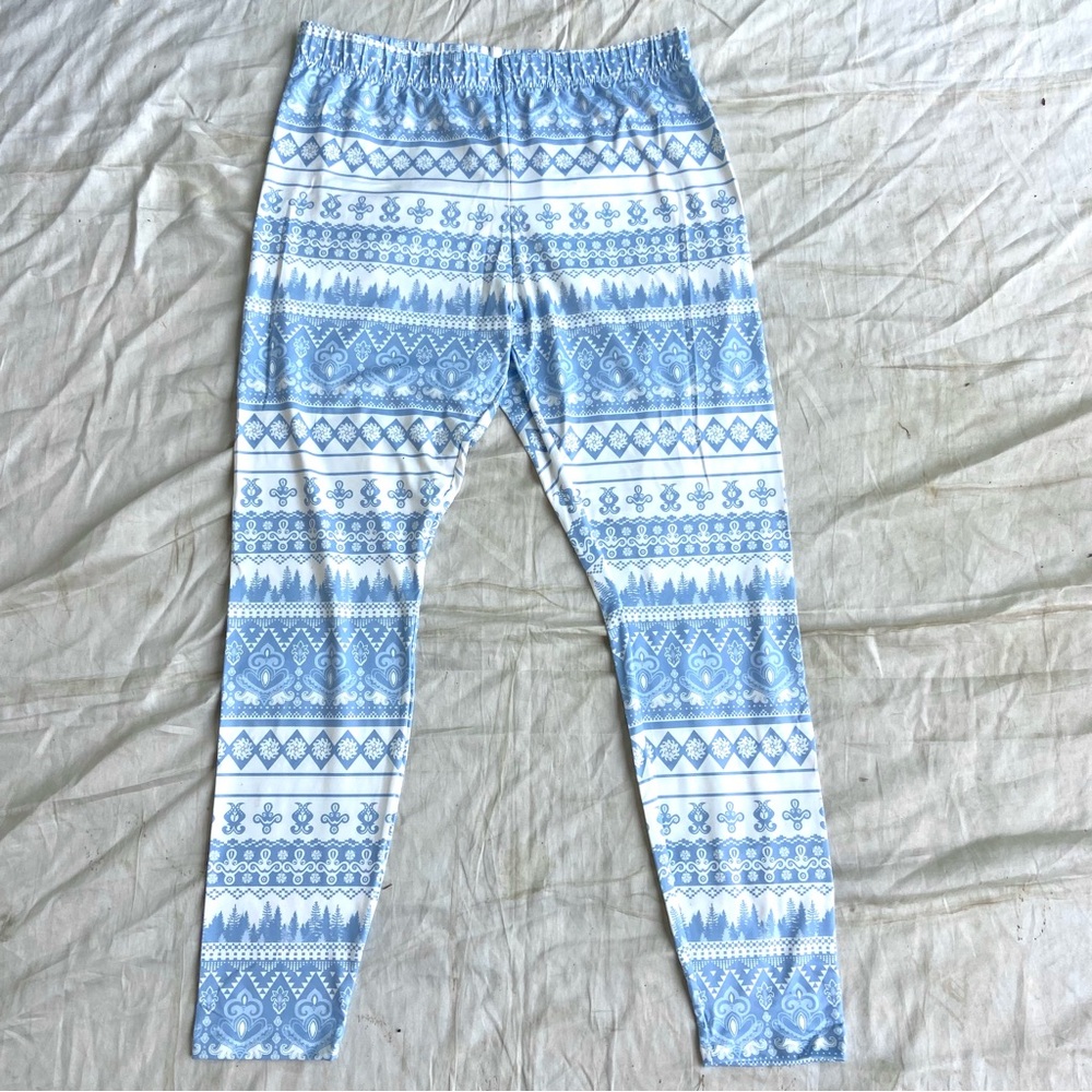 Shein Curve Blue White Printed Super Soft Leggings!